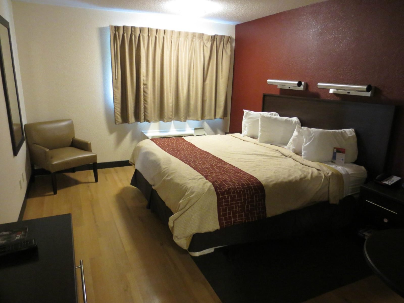 pittsburgh red roof inn