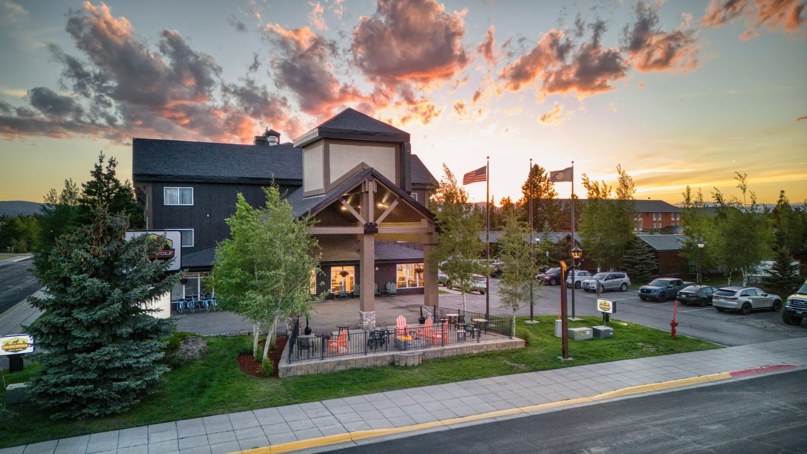 gray wolf hotel west yellowstone